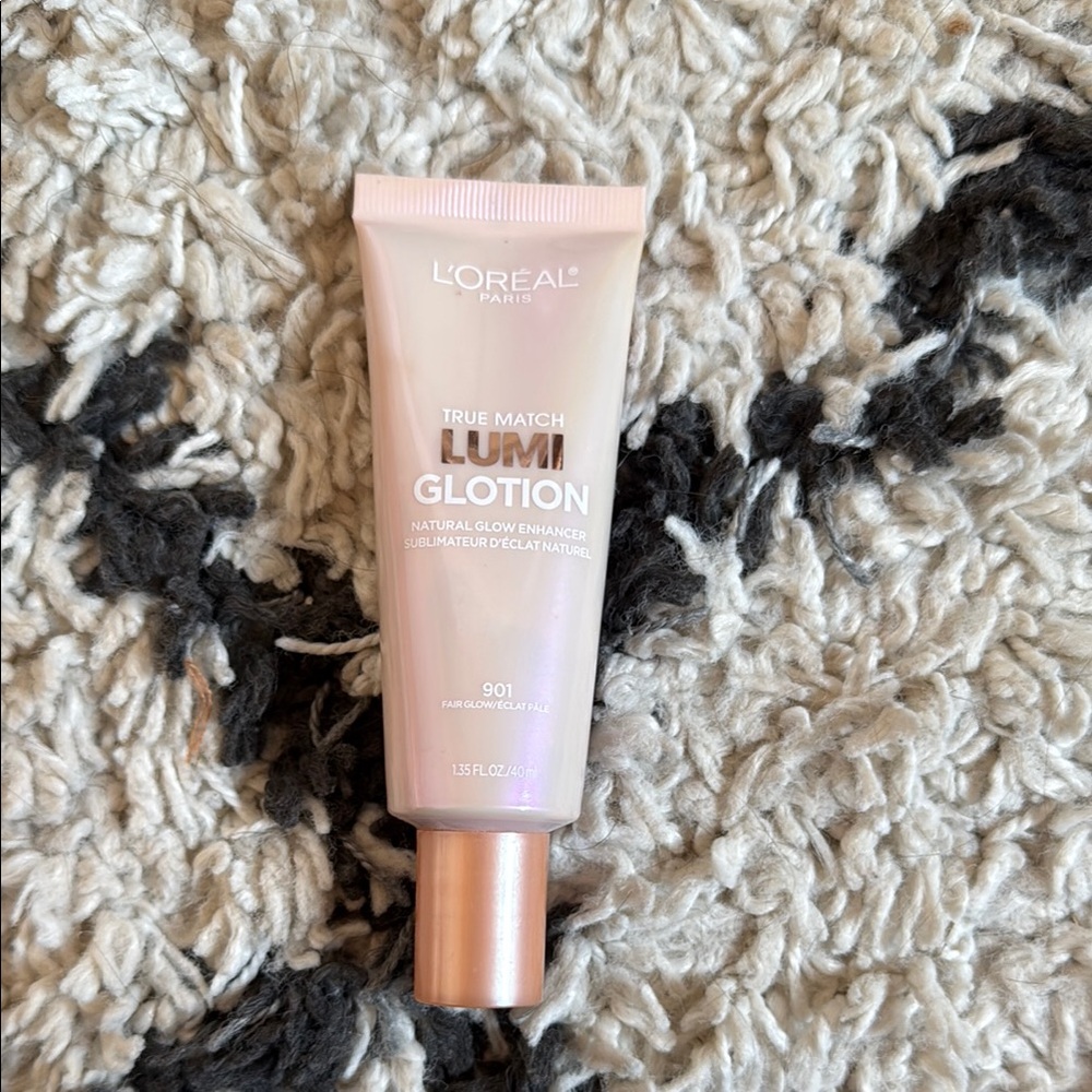 L'Oreal Cream Foundation Radiant Finish